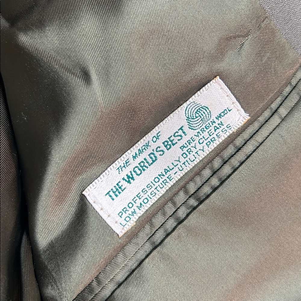 9932 Austin Reed Drab Green Suit Dillards Size 39R Coat 32 Pants - Picture 15 of 16